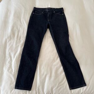 Everlane Men’s jeans. Dark blue. Size 31 x 32. In excellent condition.
